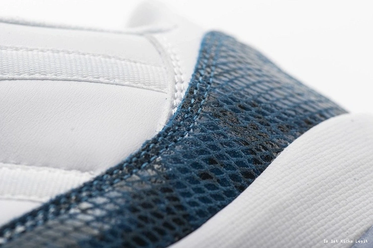 Blue Air Low Snakeskin 11 Jordan CD6846-102 0107